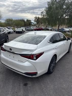 2023 Lexus ES 300h Luxury