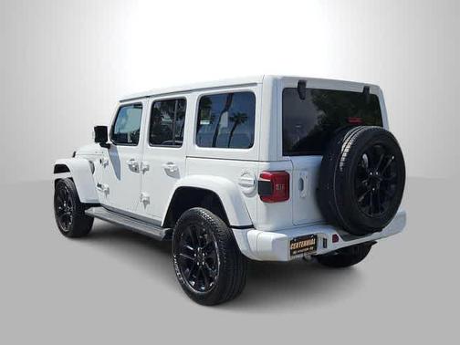 Bright White Clearcoat 2022 Jeep Wrangler Unlimited High Altitude 4x4