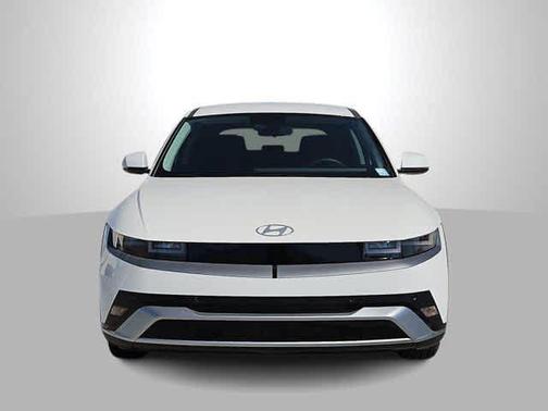 2025 Hyundai IONIQ 5 SE Standard Range