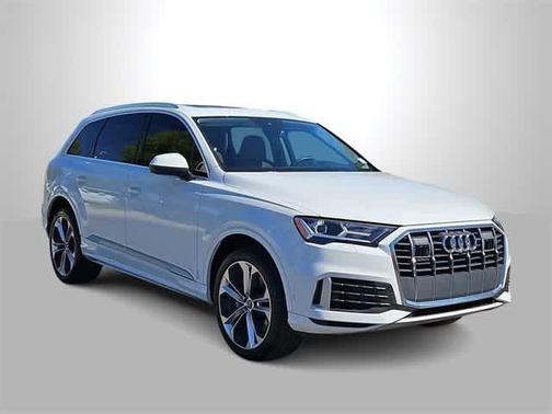 2022 Audi Q7 55 Premium Plus