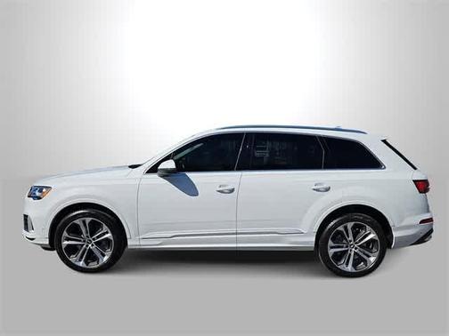 2022 Audi Q7 55 Premium Plus