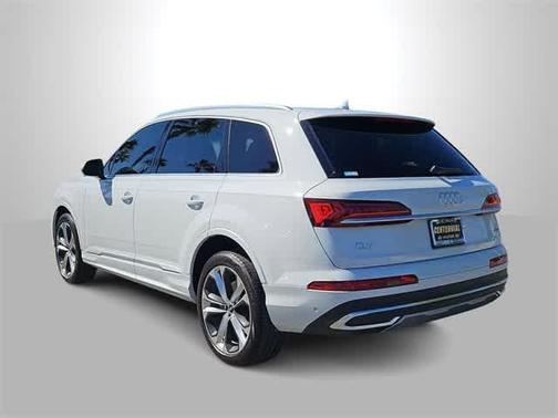 2022 Audi Q7 55 Premium Plus