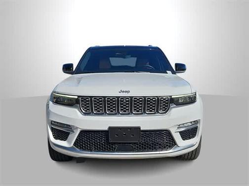 2022 Jeep Grand Cherokee Summit