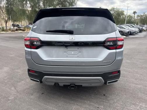 2025 Honda Pilot Touring 8-Passenger