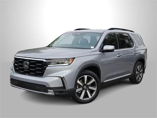 2025 Honda Pilot Touring 8-Passenger