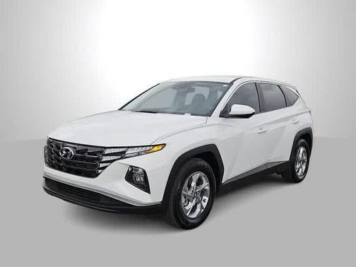 White Pearl 2024 Hyundai TUCSON SE