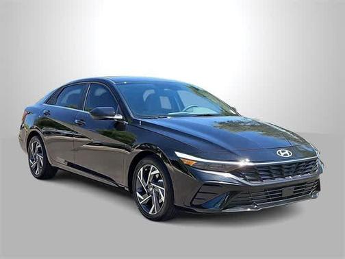 2025 Hyundai ELANTRA SEL