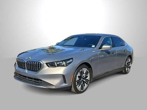 Oxide Grey Metallic 2025 BMW 530 530i