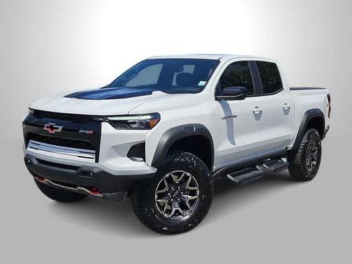 Summit White 2024 Chevrolet Colorado ZR2