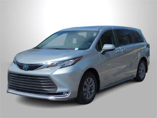 2022 Toyota Sienna XLE 7 Passenger