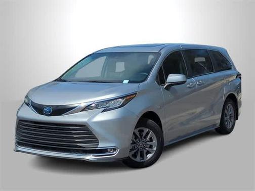 2022 Toyota Sienna XLE 7 Passenger