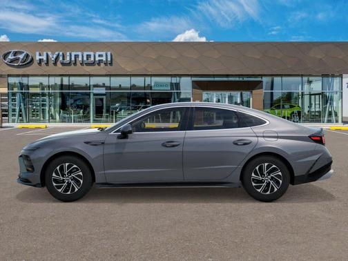 2026 Hyundai SONATA Hybrid Base