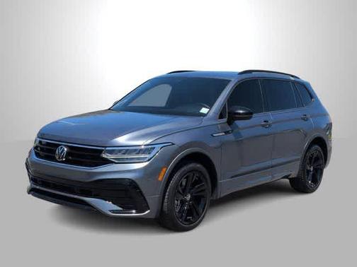 Platinum Gray Metallic 2023 Volkswagen Tiguan 2.0T SE R-Line Black
