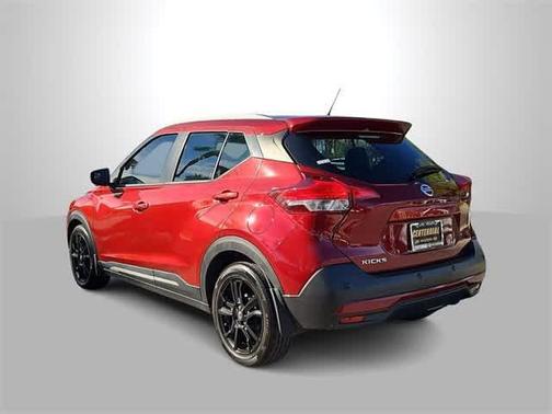 2020 Nissan Kicks SR