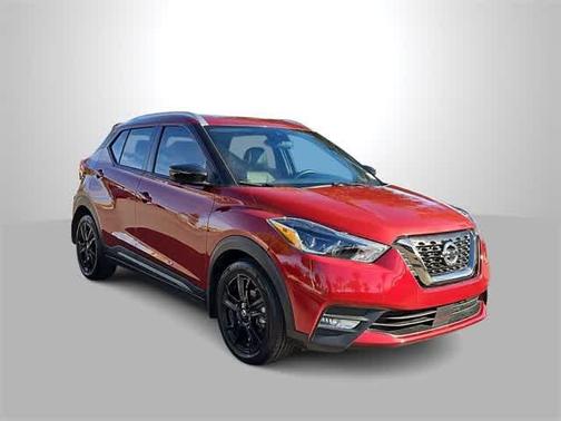 2020 Nissan Kicks SR