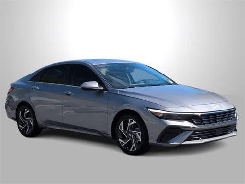2025 Hyundai ELANTRA SEL
