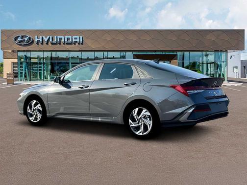 2025 Hyundai ELANTRA Sport