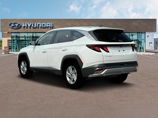 2025 Hyundai TUCSON SE