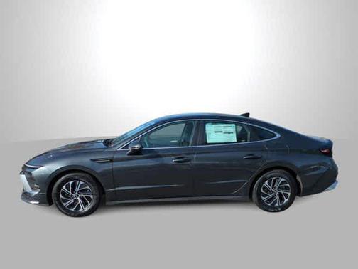 2026 Hyundai SONATA Hybrid Base