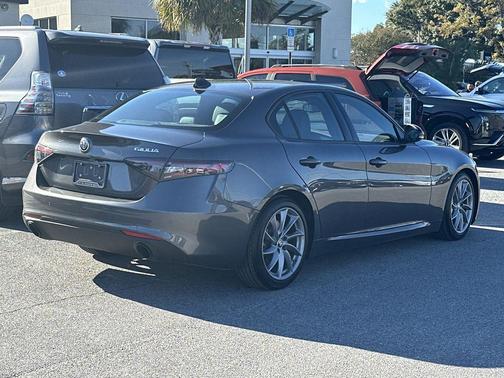 2024 Alfa Romeo Giulia Base