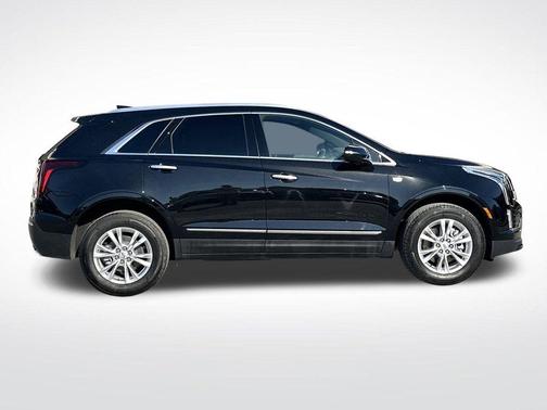 Stellar Black Metallic 2025 Cadillac XT5 Luxury