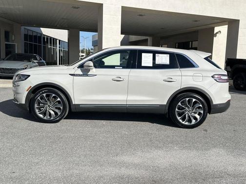 2022 Lincoln Nautilus Reserve