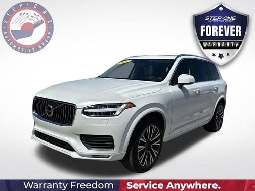Crystal White 2022 Volvo XC90 T6 Momentum 6 Passenger