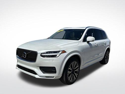 Crystal White 2022 Volvo XC90 T6 Momentum 6 Passenger
