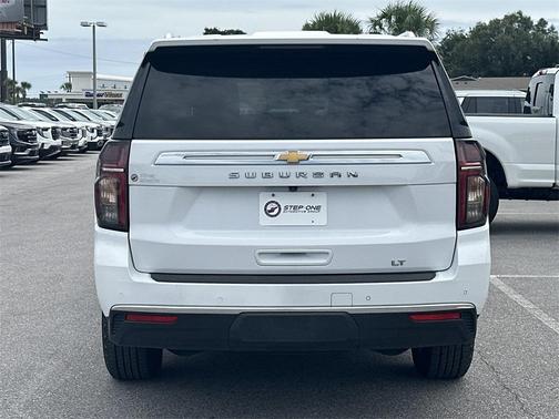 2023 Chevrolet Suburban LT