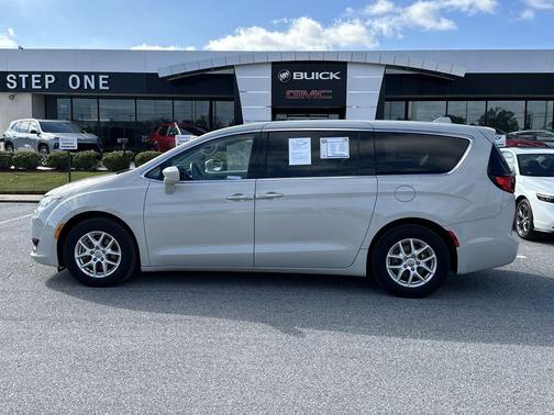 2020 Chrysler Pacifica Touring