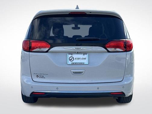 2020 Chrysler Pacifica Touring