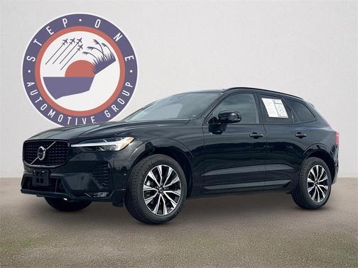 2023 Volvo XC60 B5 Plus Dark Theme
