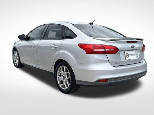 Ingot Silver 2015 Ford Focus SE