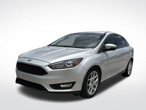 Ingot Silver 2015 Ford Focus SE