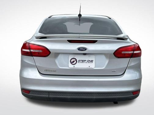 Ingot Silver 2015 Ford Focus SE