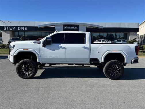 2024 GMC Sierra 2500 Denali