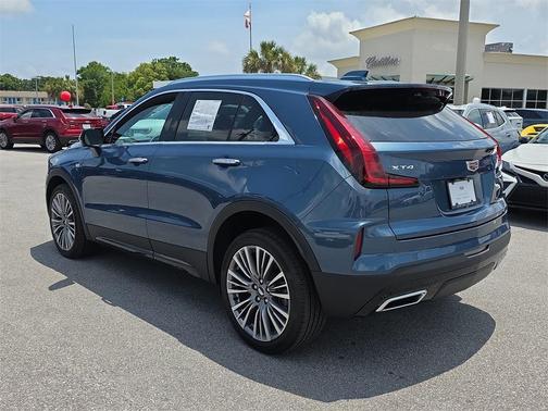 2024 Cadillac XT4 Premium Luxury