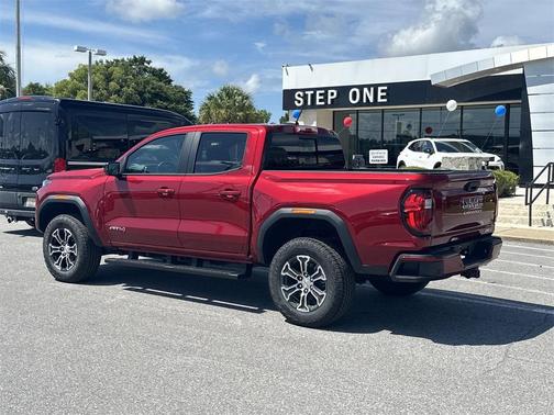 2025 GMC Canyon AT4