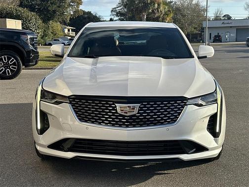 2023 Cadillac CT4 Premium Luxury