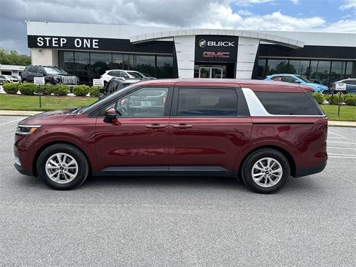 2023 Kia Carnival LX