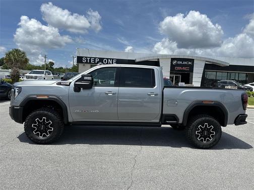 2025 GMC Sierra 2500 AT4X