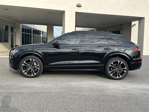 2022 Audi Q8 55 Premium