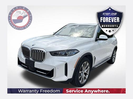 White Metallic 2024 BMW X5 xDrive40i