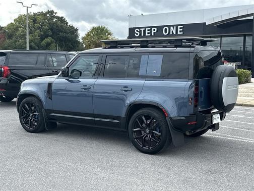 2022 Land Rover Defender 110 X-Dynamic HSE