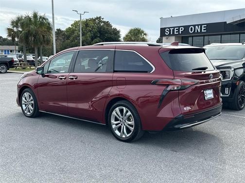 2023 Toyota Sienna Platinum 7 passenger
