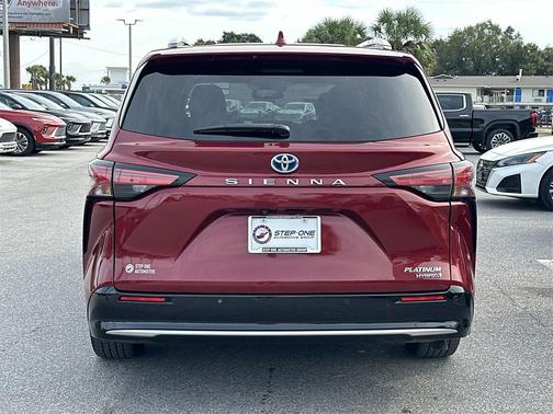 2023 Toyota Sienna Platinum 7 passenger