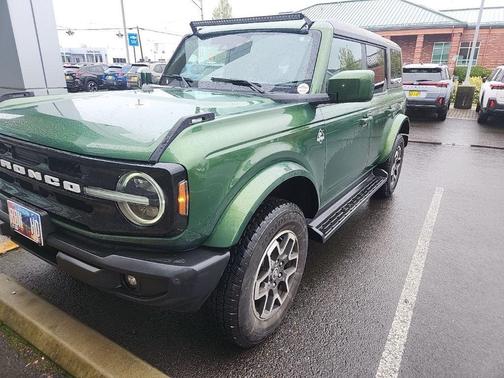 Green 2025 Ford Bronco Outer Banks