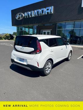 White 2023 Kia Soul S