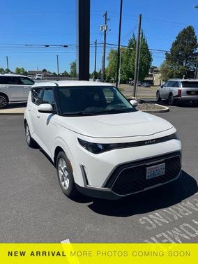 White 2023 Kia Soul S