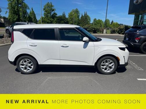 White 2023 Kia Soul S